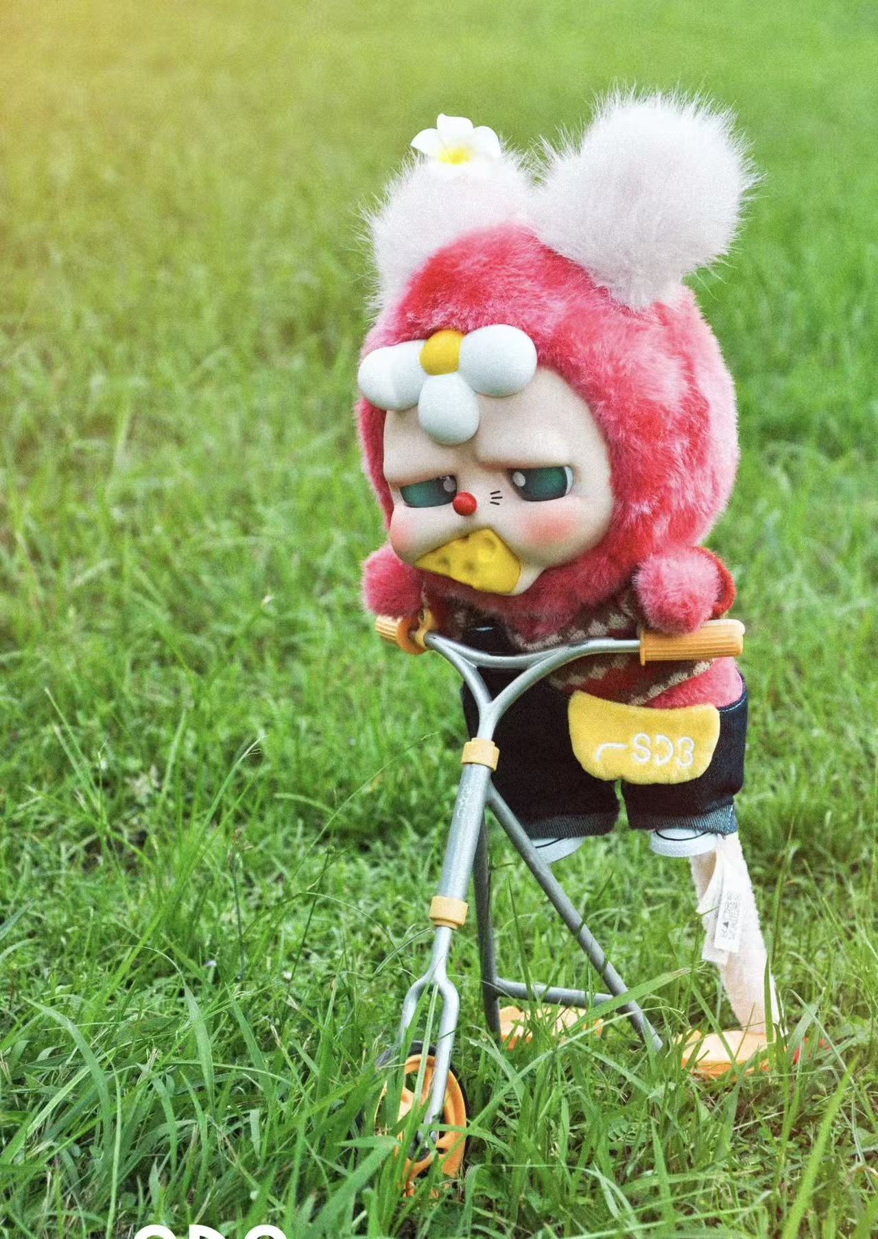 Moodeverse 400% Plush toy doll